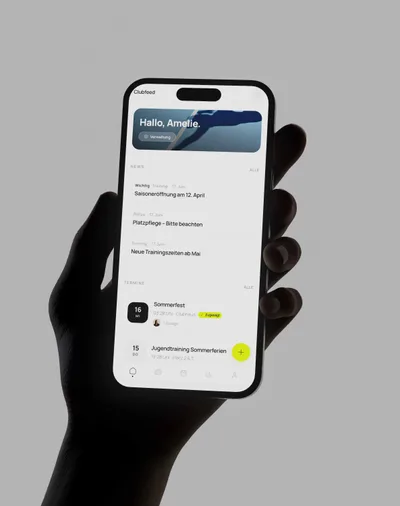 Clubfeed Vereins-App Konzeptstudie auf einem iPhone in der Hand